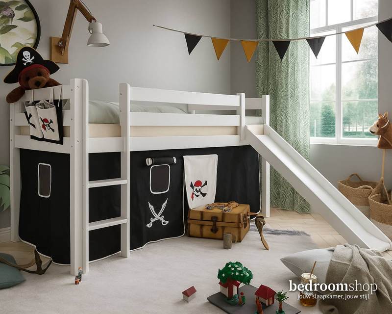 Halfhoogslaper glijbaan met piraten gordijnenset