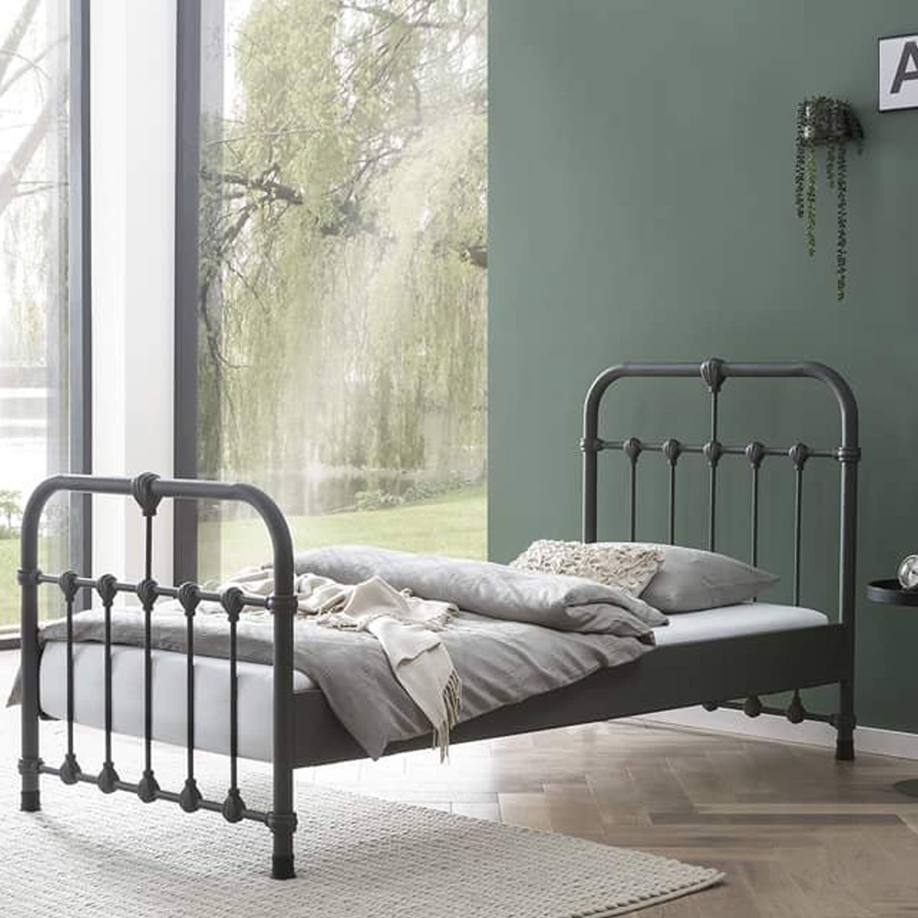 IJzeren bed 1 persoons